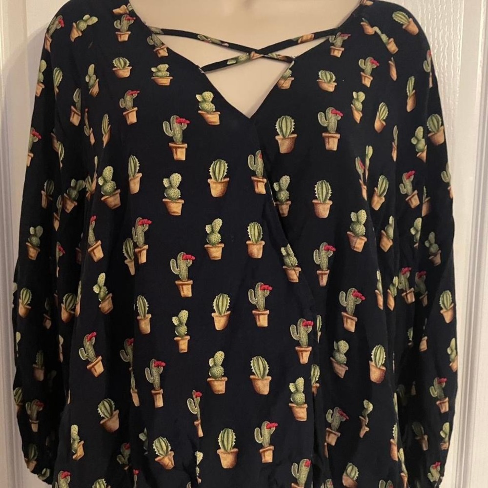 Chloâh Women Navy Cactus Print Long Sleeve Tunic Top Small Boho Casual Festival